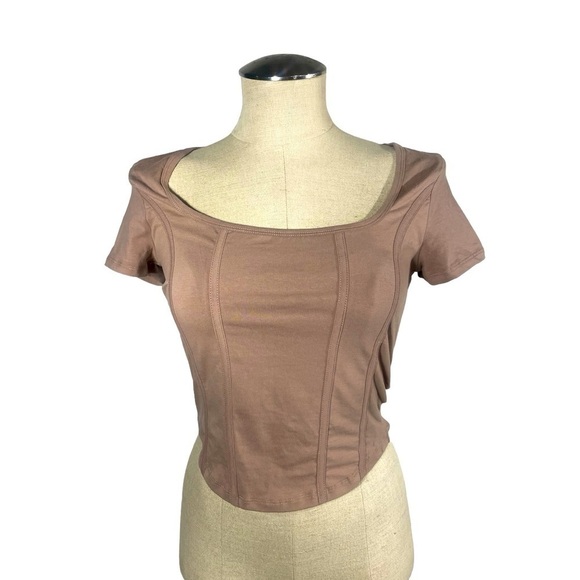 Hollister Must-Have Collection, Baby Tee Tan Size M - Picture 1 of 5